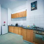 Apartment Boulevard View 2br In Old Town Bucharest