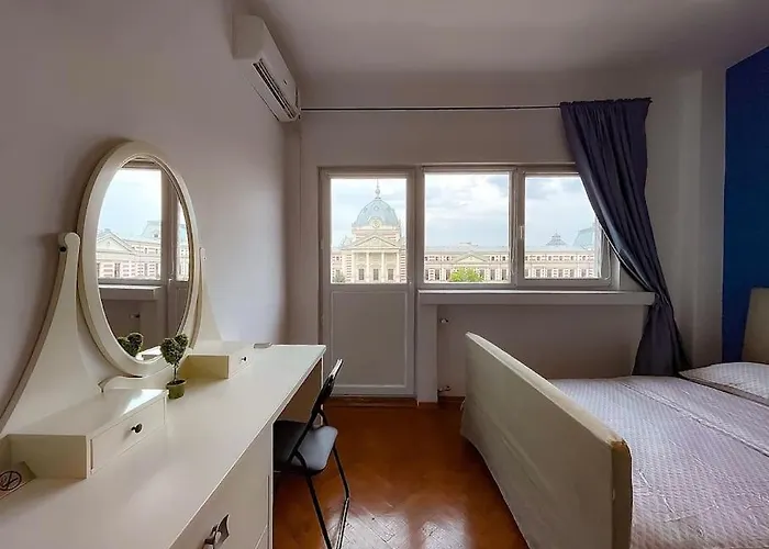 Boulevard View 2br In Old Town