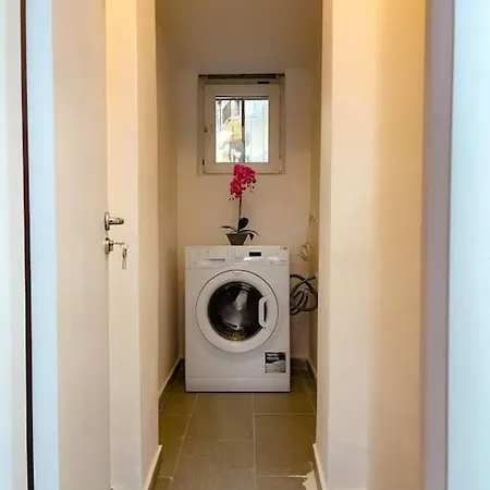 Boulevard View 2br In Old Town * Бухарест