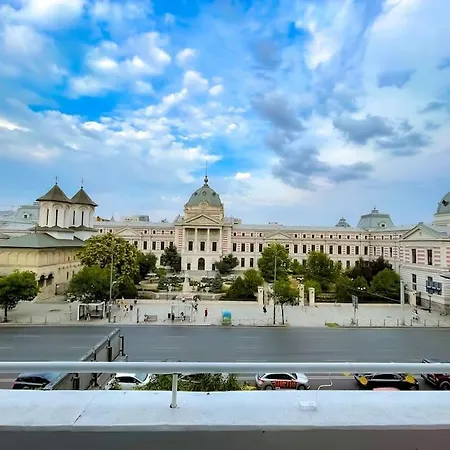 Boulevard View 2br In Old Town