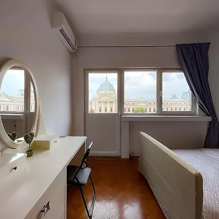 Boulevard View 2br In Old Town