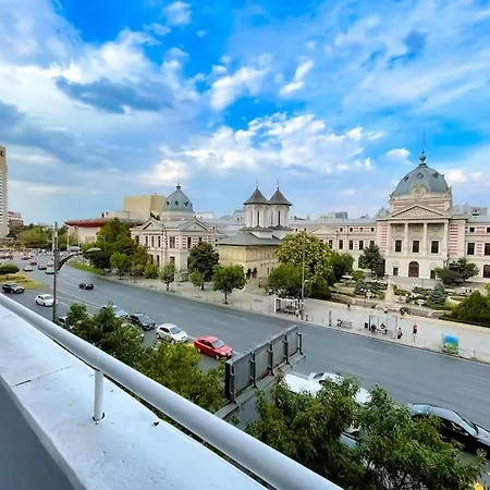 Boulevard View 2br In Old Town