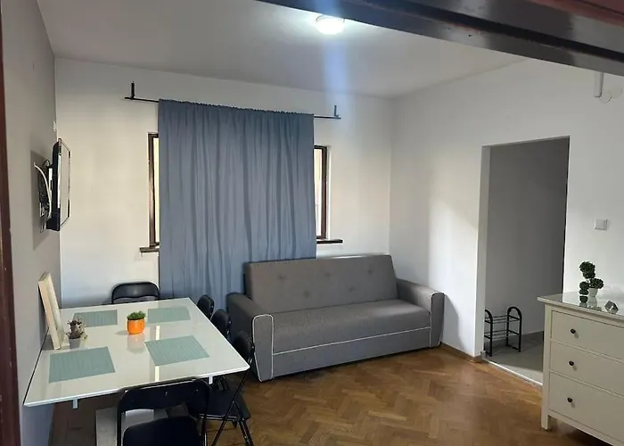 Boulevard View 2br In Old Town