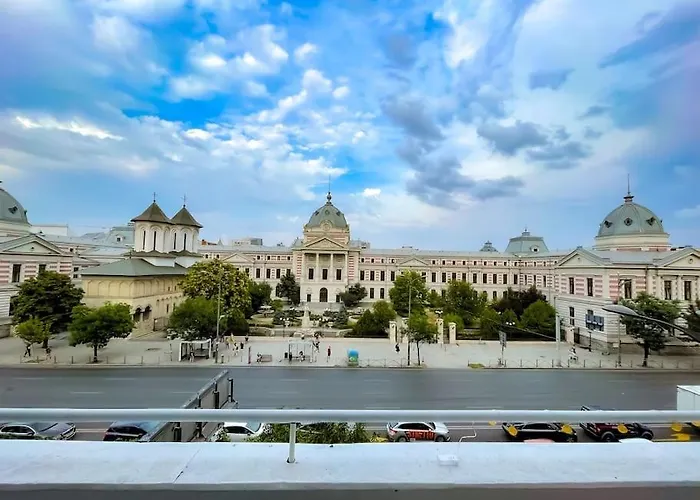 Boulevard View 2br In Old Town